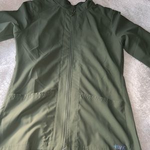 Insight by Med Couture Woman’s Warm-Up Solid Scrub Jacket